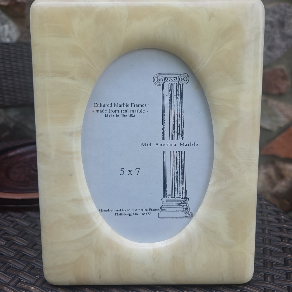 Cultured America Vintage Picture Photo Tabletop Frame Marble Yellow Swirl 5x7